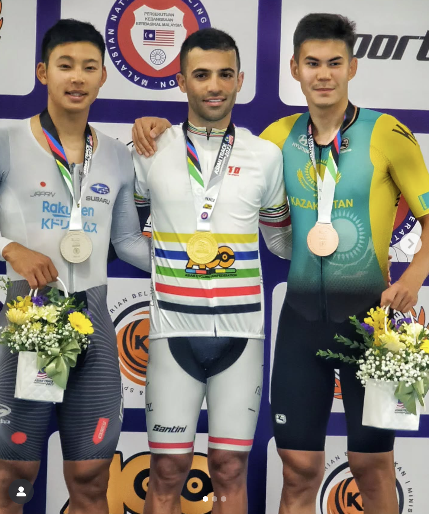 Mohammad with gold medal at Malaysian cycling championship
